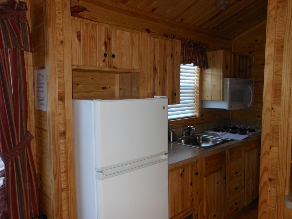 Oakzanita Springs Camping Resort Cabin 1 Descanso 외부 사진