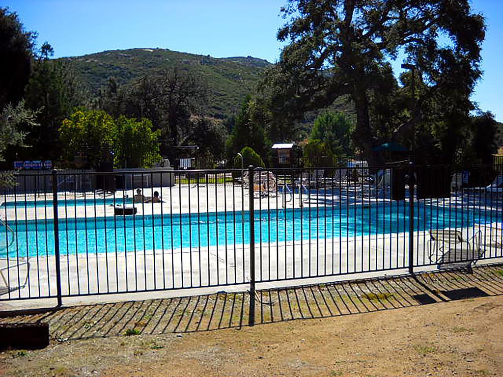 Oakzanita Springs Camping Resort Cabin 1 Descanso 외부 사진